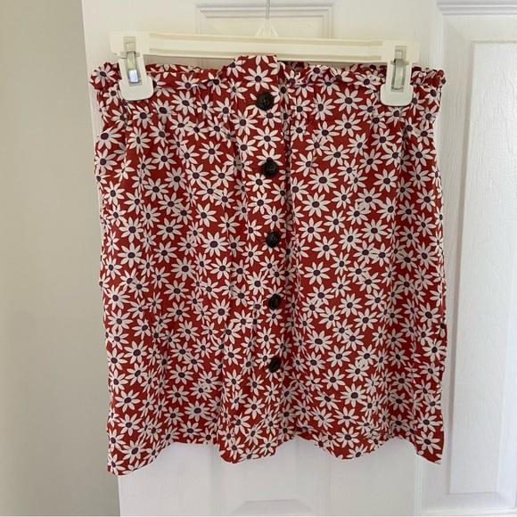 Madewell Paperbag Button-Front Mini Skirt in Falling Daisies - Picture 4 of 6